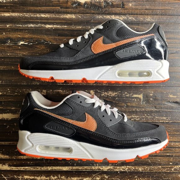 Nike Air Max 90 Football Swoosh DJ5981-001 Mens Shoes Size 11.5 - Picture 2 of 7